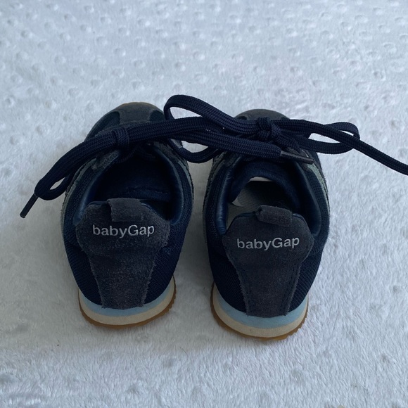 Baby Gap Shoes (size 6) - Picture 3 of 7